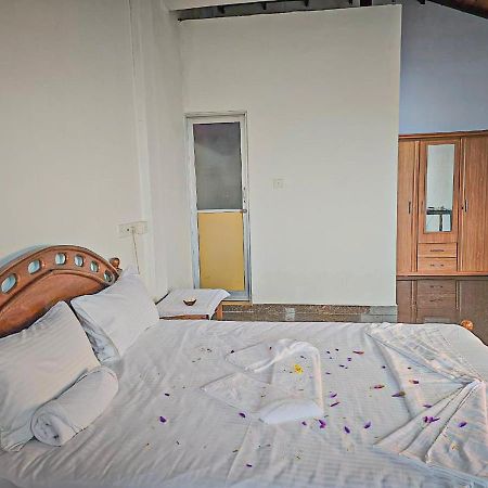 Hotel Izakaya Sakura Kandy Ngoại thất bức ảnh