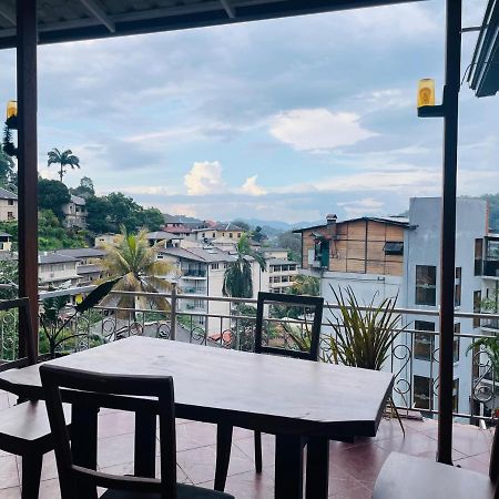Hotel Izakaya Sakura Kandy Ngoại thất bức ảnh
