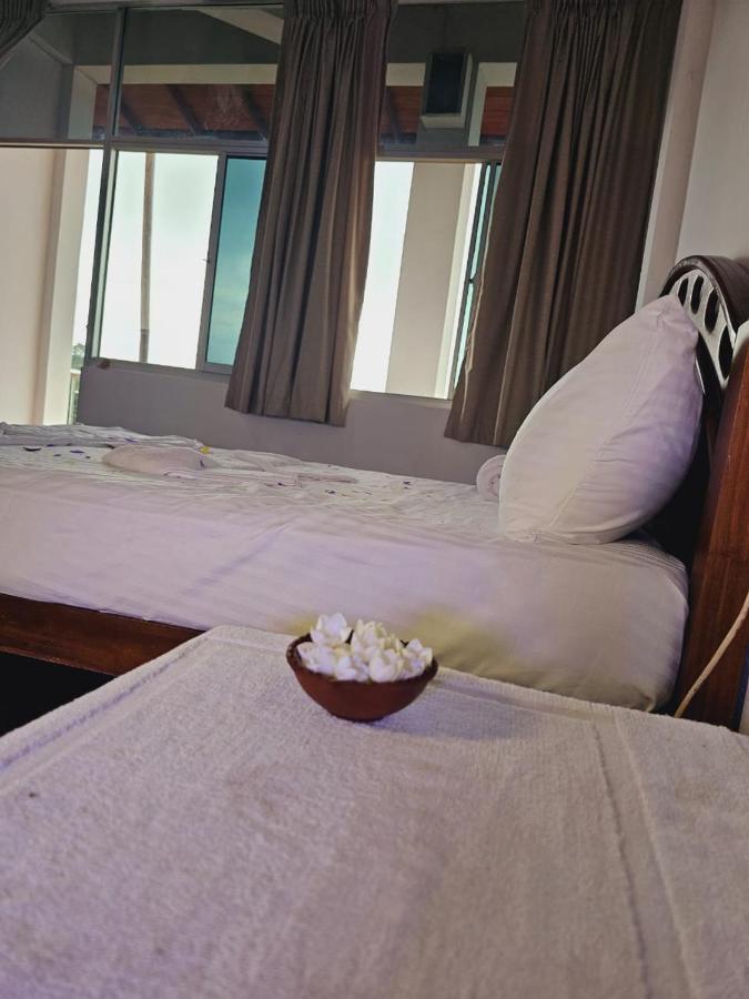 Hotel Izakaya Sakura Kandy Ngoại thất bức ảnh