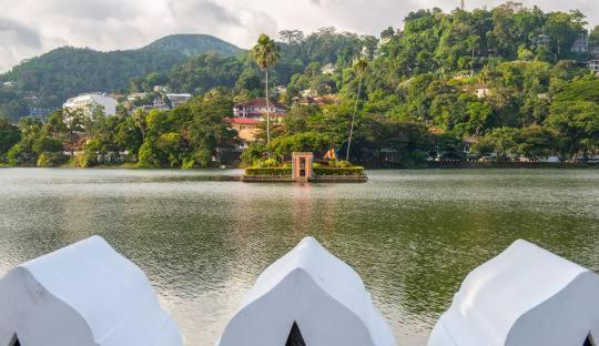 Hotel Izakaya Sakura Kandy Ngoại thất bức ảnh